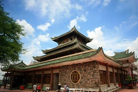 Khám phá ngôi miếu thiêng lớn nhất Việt Nam