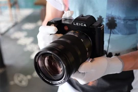 Trên tay máy ảnh Leica SL giá 300 triệu đồng