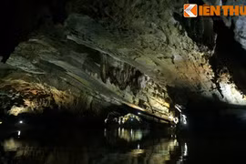 Thăm kỳ quan động xuyên thủy nổi tiếng nhất thế giới của VN