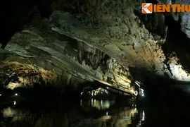 Thăm kỳ quan động xuyên thủy nổi tiếng nhất thế giới của VN