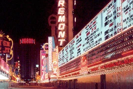 Ngỡ ngàng khung cảnh ban đêm ở Las Vegas thập niên 1970