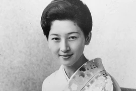 Nhan sắc chim sa cá lặn của Hoàng hậu Michiko thời trẻ