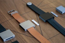 Độc đáo loa siêu trầm đeo tay Basslet