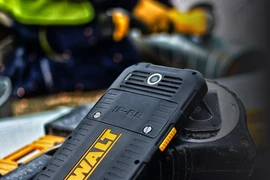 Soi smartphone cực “quái” từ nhà sản xuất đồ điện dân dụng 