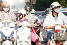 Ngày hôm nay, nắng nóng dữ dội tiếp diễn ở Hà Nội