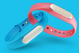 Soi vòng đeo tay thông minh Xiaomi Mi Band 1S vừa ra mắt