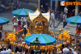 Ngôi đền cực thiêng thu hút vạn người Việt ở Thái Lan 