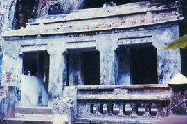 Ảnh độc: Lính Mỹ khám phá Ngũ Hành Sơn thời chiến tranh VN