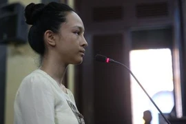 Dân mạng xôn xao tin vợ cũ đại gia lên tiếng bênh vực Phương Nga