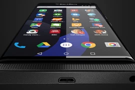 Lộ ảnh smartphone BlackBerry Venice chạy Android, màn hình cong 