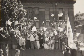 Ngoài Việt Nam, còn quốc gia nào có ngày Quốc khánh năm 1945?