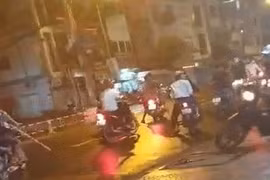 Chém nhau kinh hoàng vì gặp người yêu cũ đi chơi với bạn trai mới