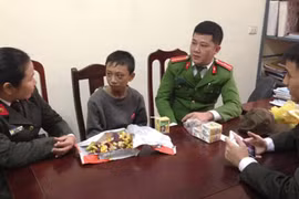 Nghệ An: Bé trai 12 tuổi đi xe đạp 250km mới biết mình bị lạc đường