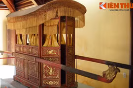 Cận cảnh chiếc kiệu cổ tuyệt đẹp ở Tử Cấm Thành Huế