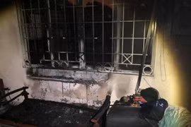 Chăn điện phát nổ, thiêu rụi cả nhà trong đêm