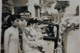 Đám cưới đầy vàng con gái thương gia giàu có Hà thành 