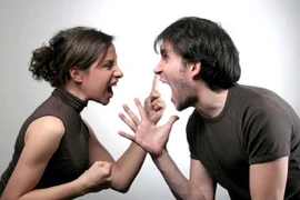 Bức thư gây sốc về chồng của bà vợ yêu công nghệ