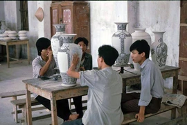 Kho ảnh khổng lồ về VN 1991-1993: Làng gốm cổ Bát Tràng
