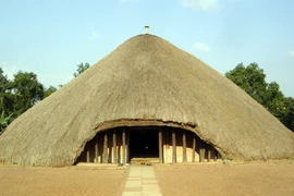 Tận mục khu lăng mộ hoàng gia lạ lùng ở châu Phi