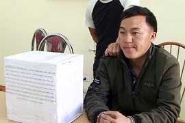 Người đàn ông bị bắt khi đeo balô 10 kg thuốc phiện đi bán