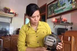 Người dân bị cắt điện vì “tố giá điện cao” trên Facebook