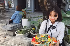 Cô gái lặn lội từ Sài Gòn ra Hà Nội cầu duyên tại chùa Hà và cái kết