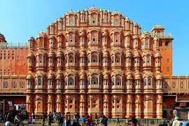 Tận mục cung điện “tổ ong” có 1-0-2 ở Ấn Độ