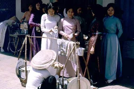 Thiếu nữ áo dài SG trước 1975 qua ống kính người Mỹ