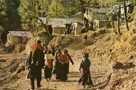Tò mò cuộc sống huyền bí trên dãy Himalaya thập niên 1970