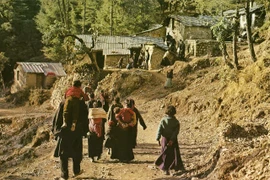 Tò mò cuộc sống huyền bí trên dãy Himalaya thập niên 1970