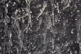 Lý giải bí ẩn "mưa sữa" ở tây bắc Thái Bình Dương