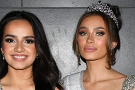 Từ vụ Hoa hậu Mỹ từ bỏ vương miện: Trông người lại nghĩ đến ta