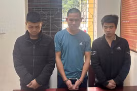 Nghệ An: Lao xe vào tổ công tác khiến 1 CSGT bị thương rồi bỏ trốn