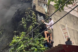 Vụ cháy nhà 3 tầng: Người đàn ông cứu 2 phụ nữ nói gì?