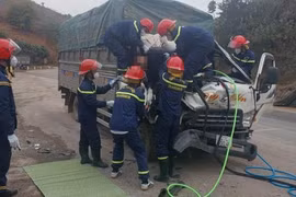 Xe tải đâm vào đuôi xe đầu kéo, 1 người tử vong ở Sơn La