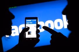 Làm nhục người khác trên mạng, 2 chị em bị khởi tố