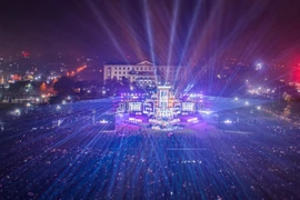 Màn pháo hoa... 1 phút trong đêm Countdown ở Hà Tĩnh, Z121 nói gì?