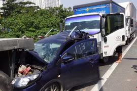 Tai nạn liên hoàn tại Hà Nội: Nhân chứng kể thời khắc cứu 4 người