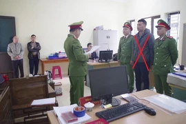 Hà Giang: Bắt nguyên Giám đốc Chi nhánh Văn phòng đăng ký đất đai huyện