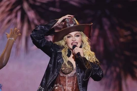  Madonna phải xin lỗi vì đã trách cứ fan ngồi xe lăn