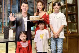 Ưng Hoàng Phúc "flex" con trai riêng của bà xã Kim Cương