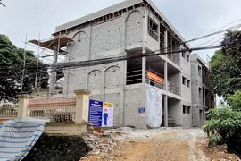 Hà Nội: Đứt thang tời vật liệu, 3 người chết, 7 người bị thương