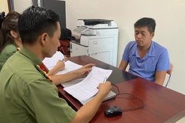 Bị từ chối tình cảm, mạo danh bạn gái đăng tải nhiều clip "nóng“