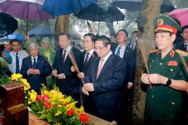 Thủ tướng Phạm Minh Chính về đền Hùng, dâng hương Giỗ Tổ Hùng Vương