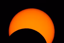 Đừng chụp ảnh nhật thực bằng iPhone, camera có thể sẽ bị cháy