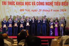 Toàn cảnh lễ vinh danh 135 trí thức KHCN tiêu biểu năm 2024