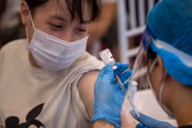 Bộ Y tế khẳng định không còn rủi ro sau tiêm vắc xin AstraZeneca