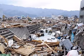 Động đất mạnh tại Hokkaido, Nhật Bản chìm trong thiên tai