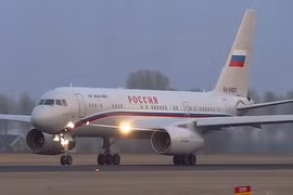Bí ẩn máy bay Nga chở khách VIP tới Syria