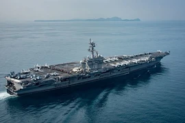Siêu tàu sân bay USS Carl Vinson sáng nay đến Đà Nẵng
